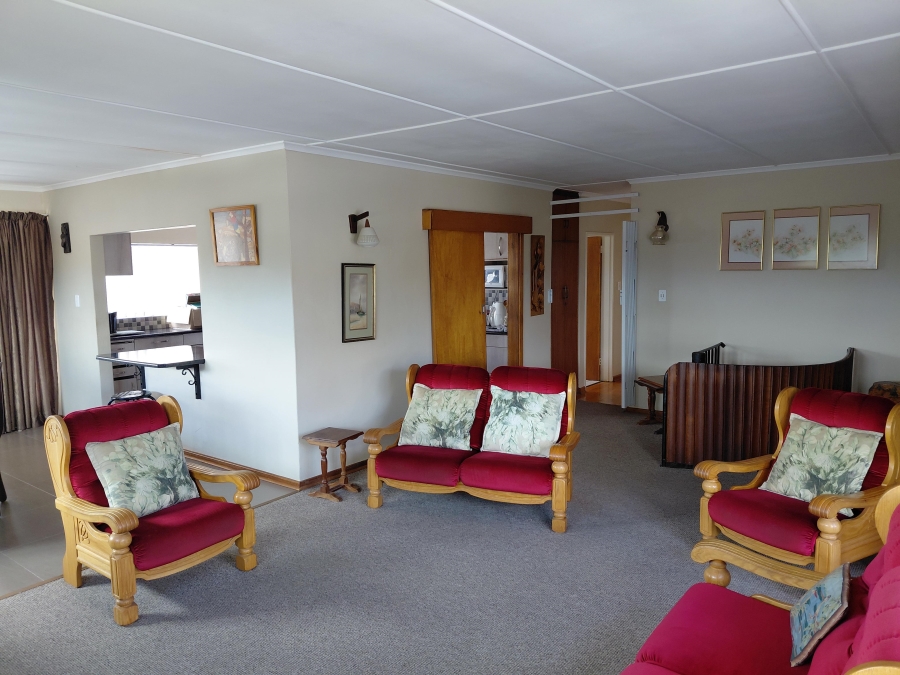 4 Bedroom Property for Sale in Heuwelkruin Eastern Cape